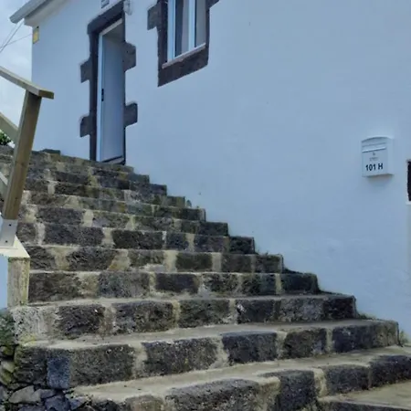 Pura Vida Ferienhaus Lomba da Maia
